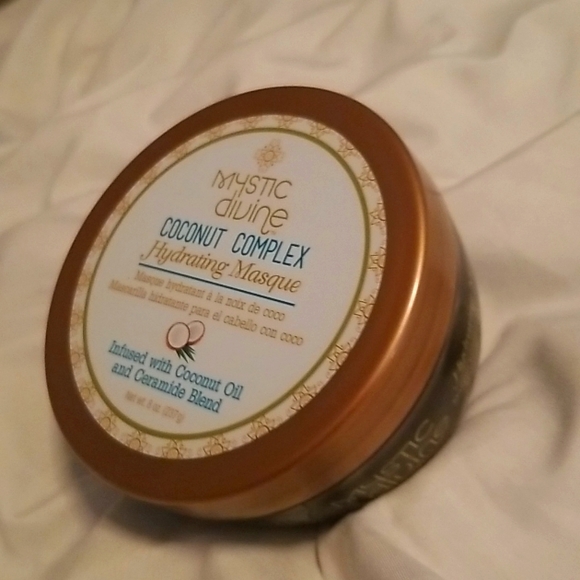 Mystic divine coconut complex hydrating mask for all hair types - Picture 1 of 3